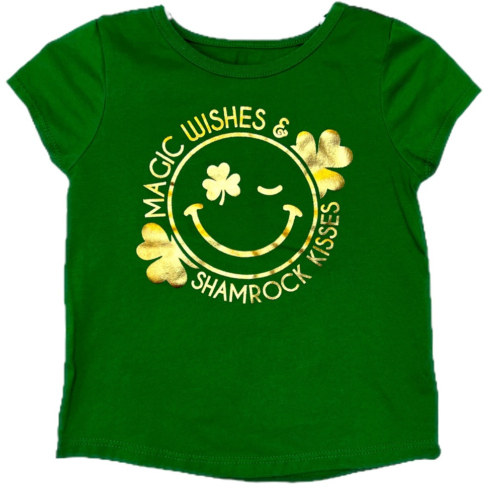 EUC 2T St. Patrick’s Day green holiday tshirt Magic wishes & Shamrock Kisses